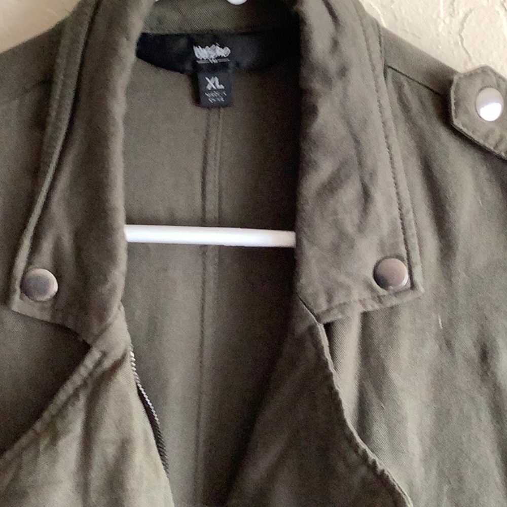Jacket - Picture 3 of 7